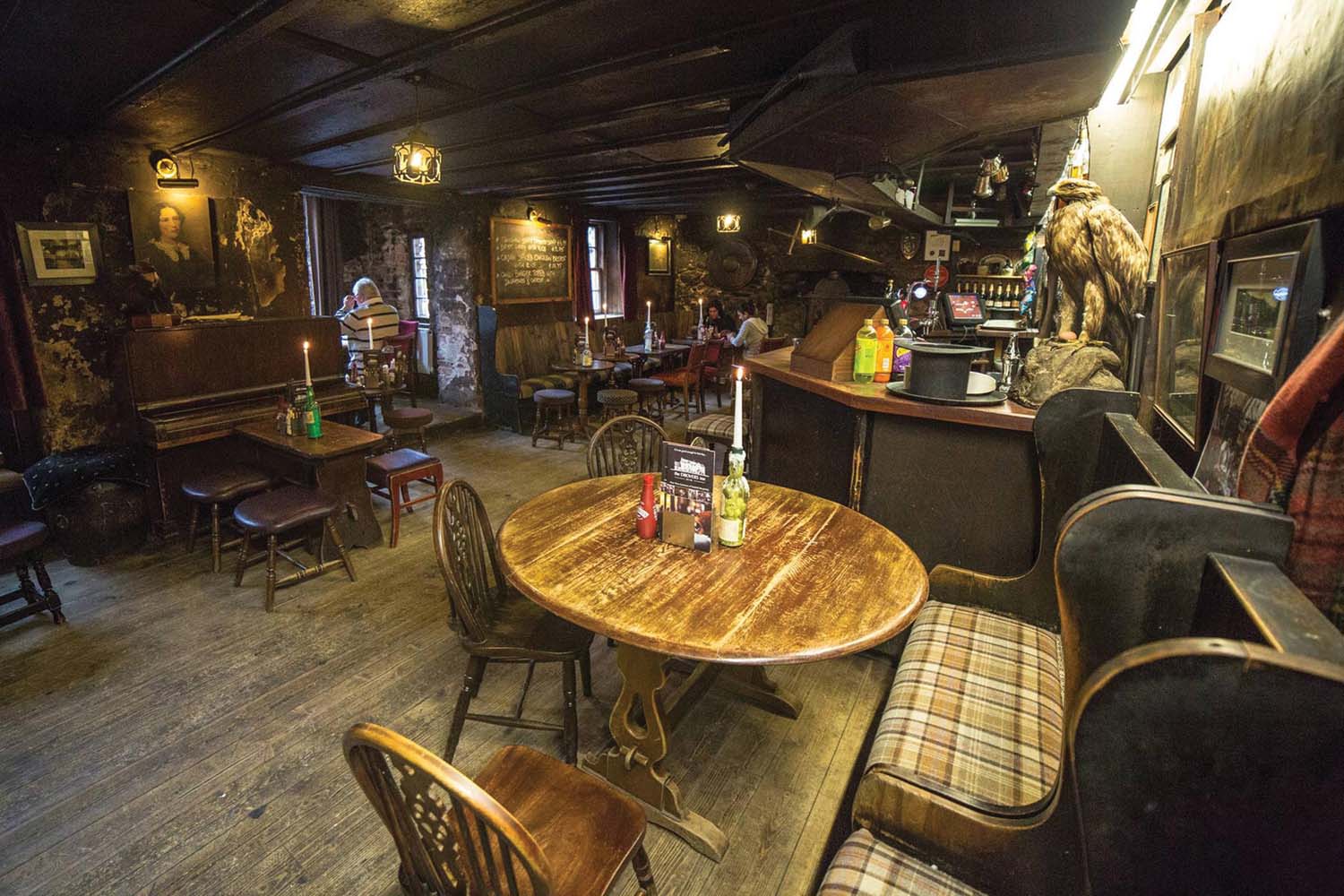The Drovers Inn, Loch Lomond, ©Gryffe Studios